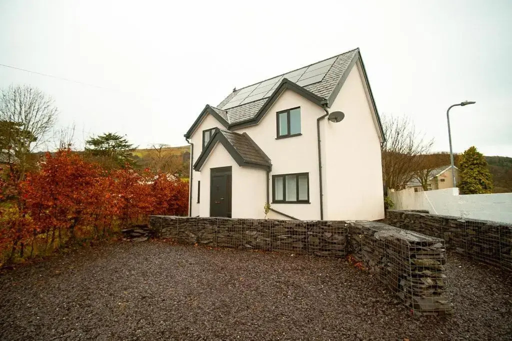 YR HEN BERLLAN - 3 Bedroom House in Snowdonia National Park, Conwy, North Wales
