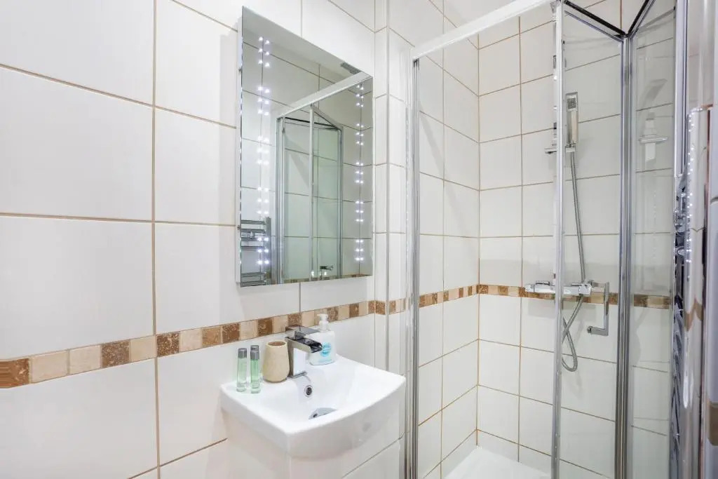 Apartment 4 The Keyes- Stunning & Stylish Apartment With Free Parking