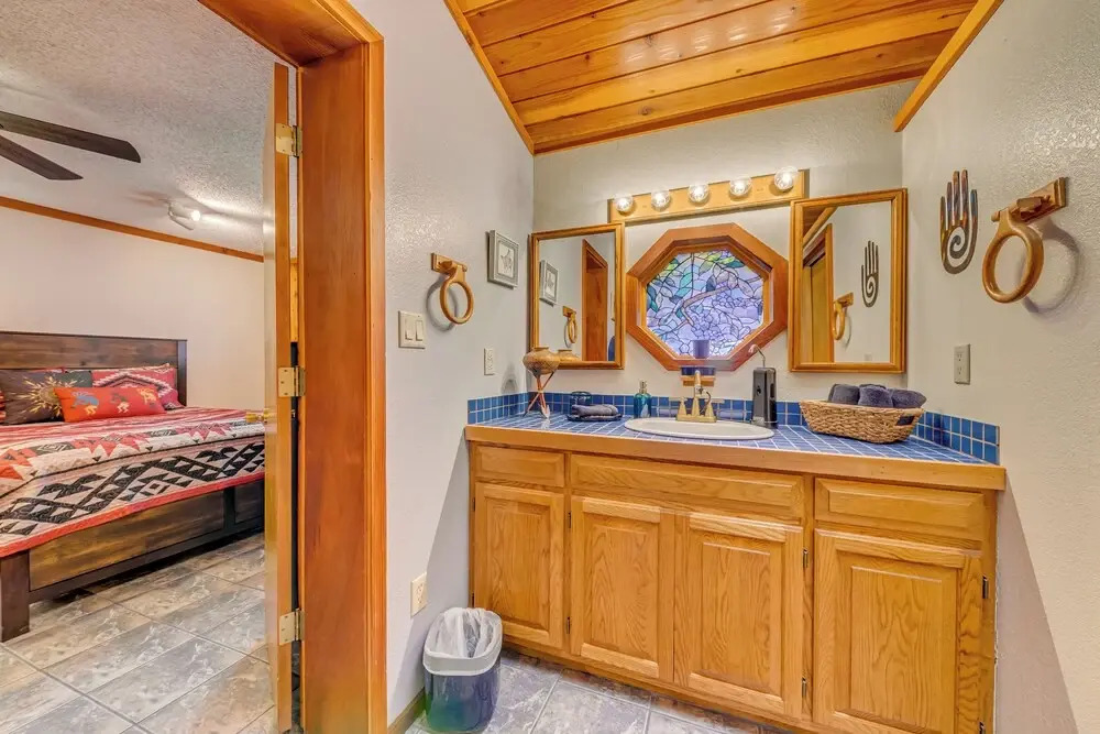 Ruidoso Cabin w/ Deck ~ 1 Mi to Midtown!