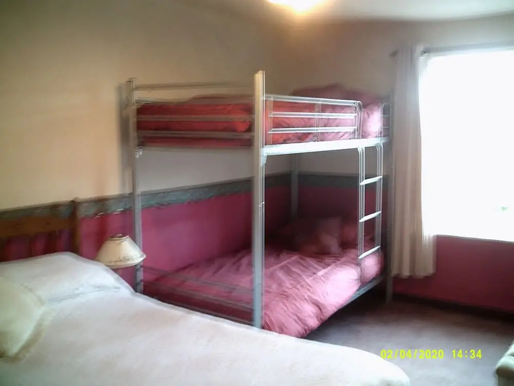 Wheatsheaf House Bed & Breakfast