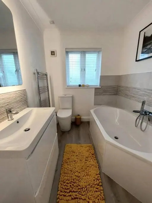 3 Bed Holiday Home in Llandeilo with log burner