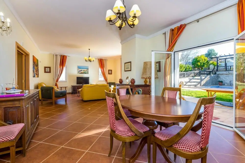 Villa Amarela