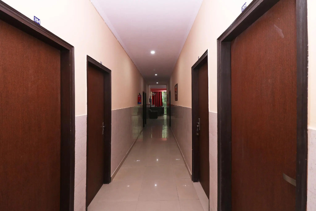 OYO 18625 Prem Hotel