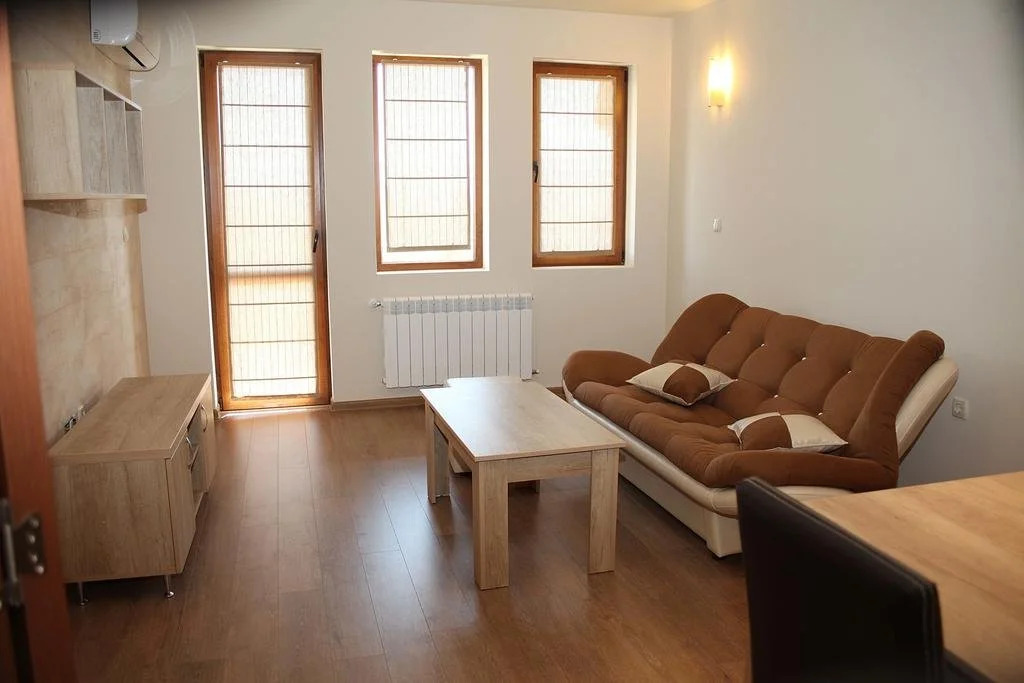 Raya Guest House