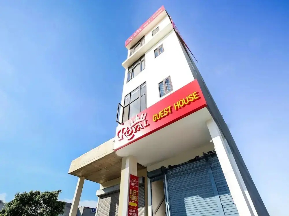 Royal Guest House by OYO Rooms