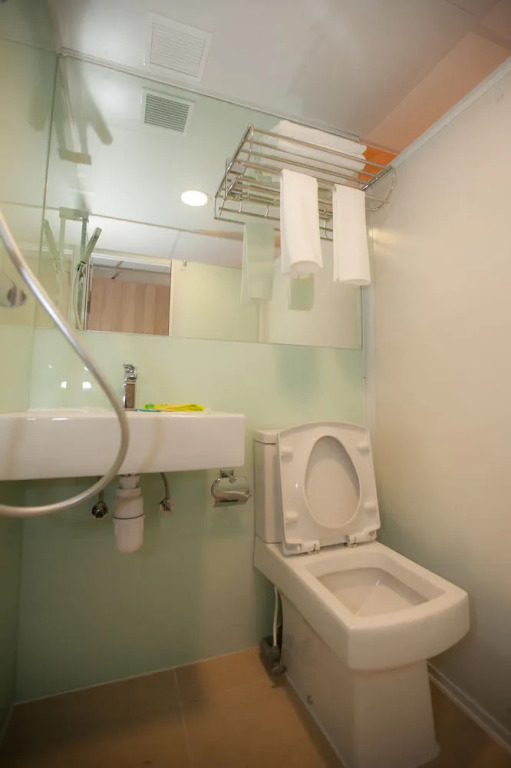LEISURE HOSTEL