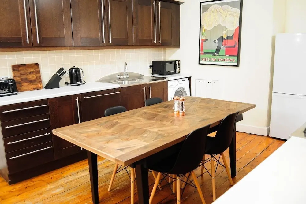 Beautiful Bohemian 2BR flat in the Cowgate