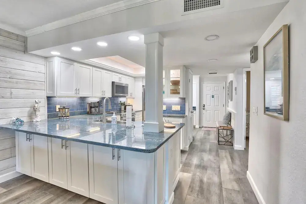 Land's End 11-302 Beach Front - Premier