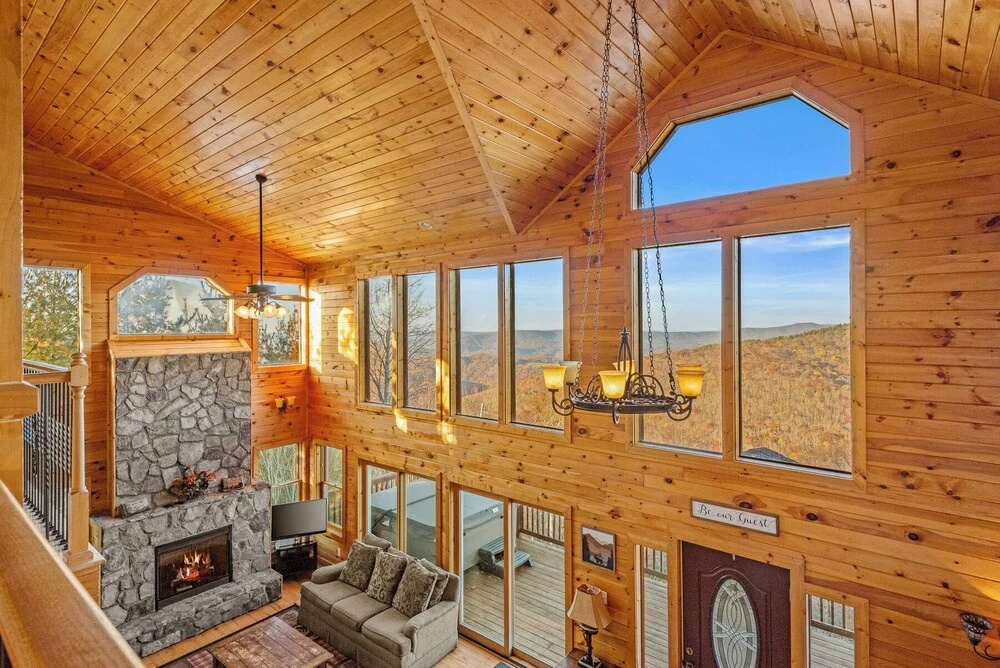 Beech Mountain Breeze - Views, pet Friendly, hot Tub, Sleeps 14