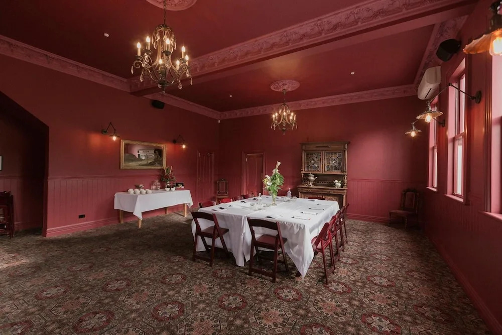 The Royal Hotel Featherston - Boutique Hotel