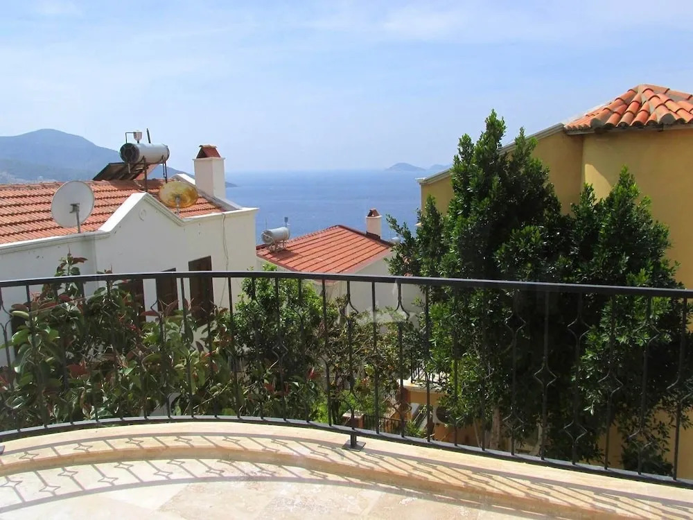 Villa Honeysuckle