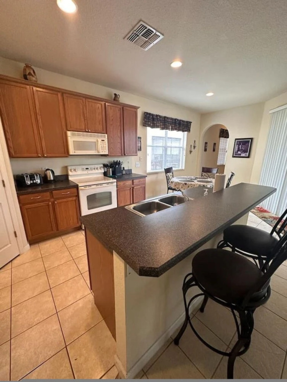 4986 Trafalgar Village 4 bed 3 Bath Pool spa