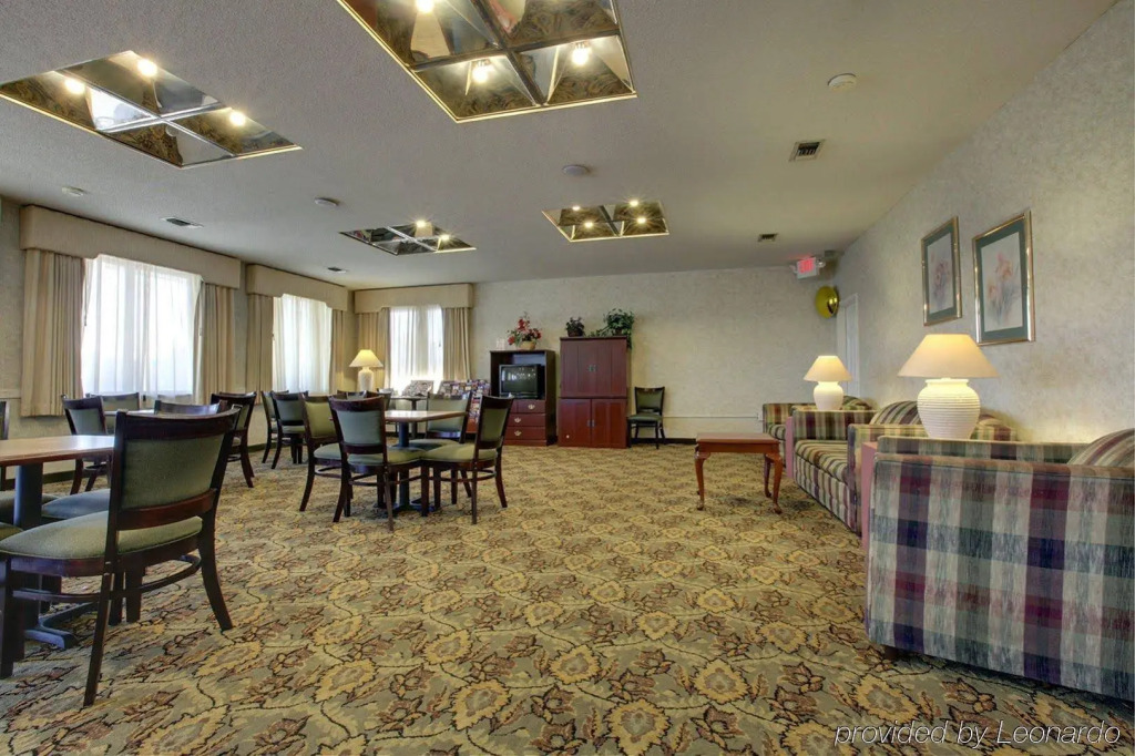 Oyo Hotel St. Louis Lambert Airport