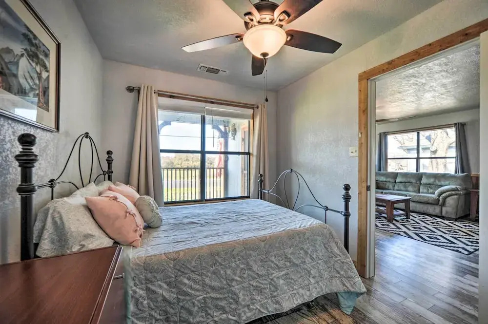 Fredricksburg Vacation Rental at 'the Loft'!