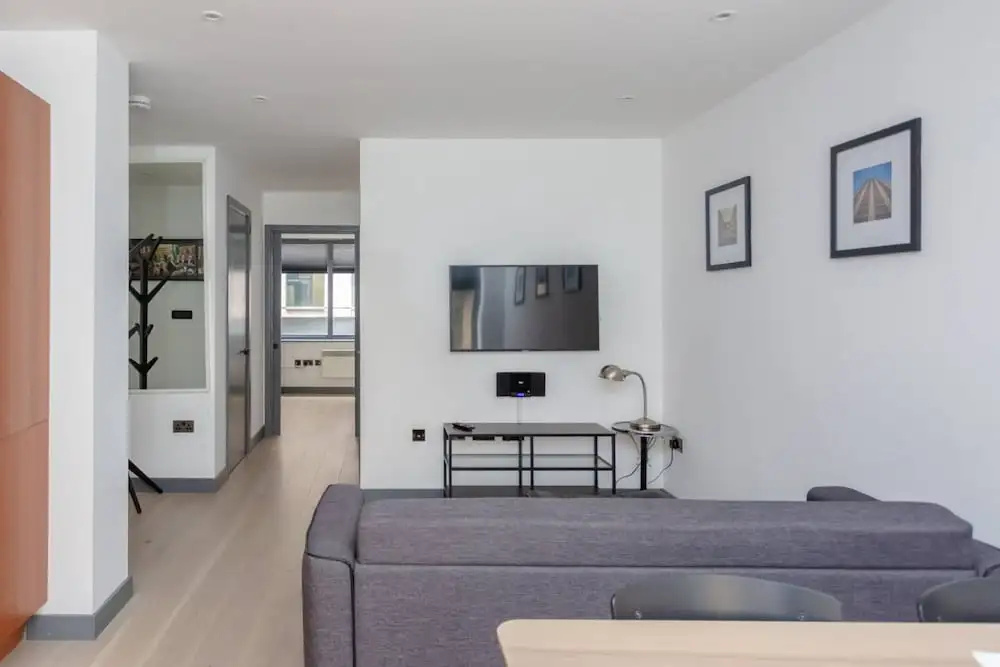 Stylish 1 Bedroom Apartment in Holborn in a Great Location