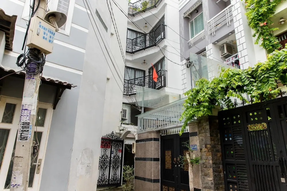 RedDoorz Plus near Ba Chieu Local Market