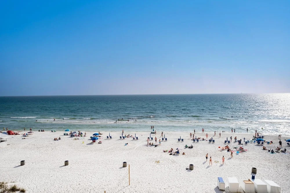 Majestic Beach Towers 1-407