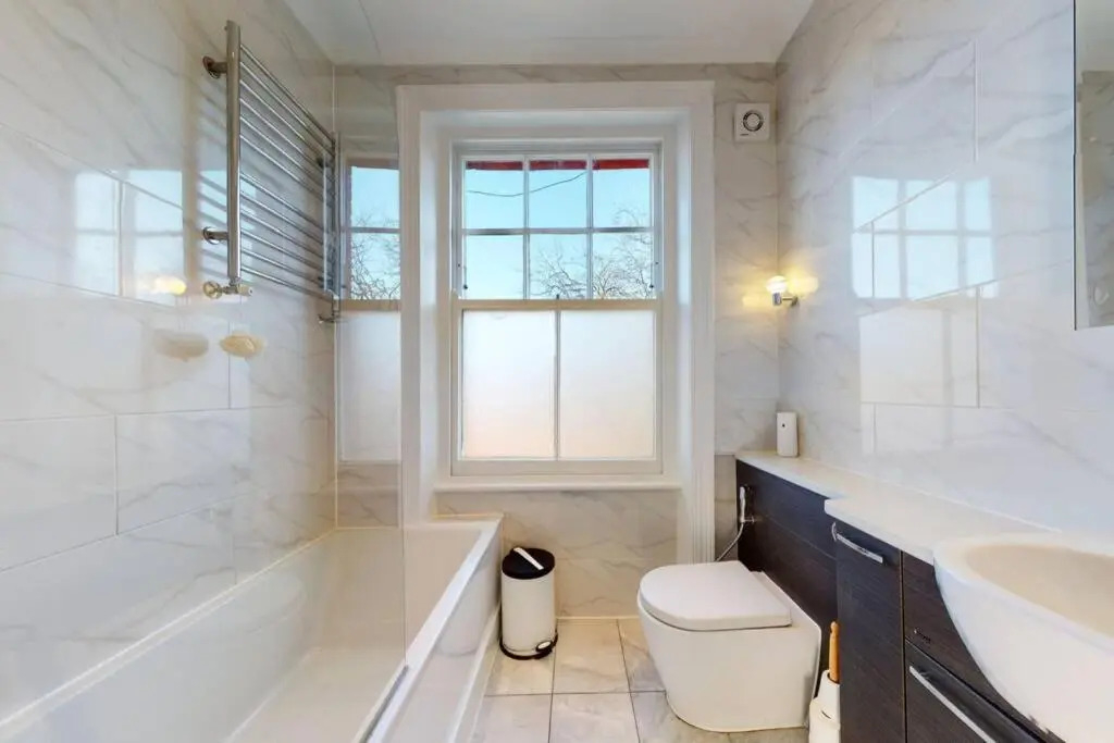 Superb 4 bed flat wgarden - 1 min to Queen's Park