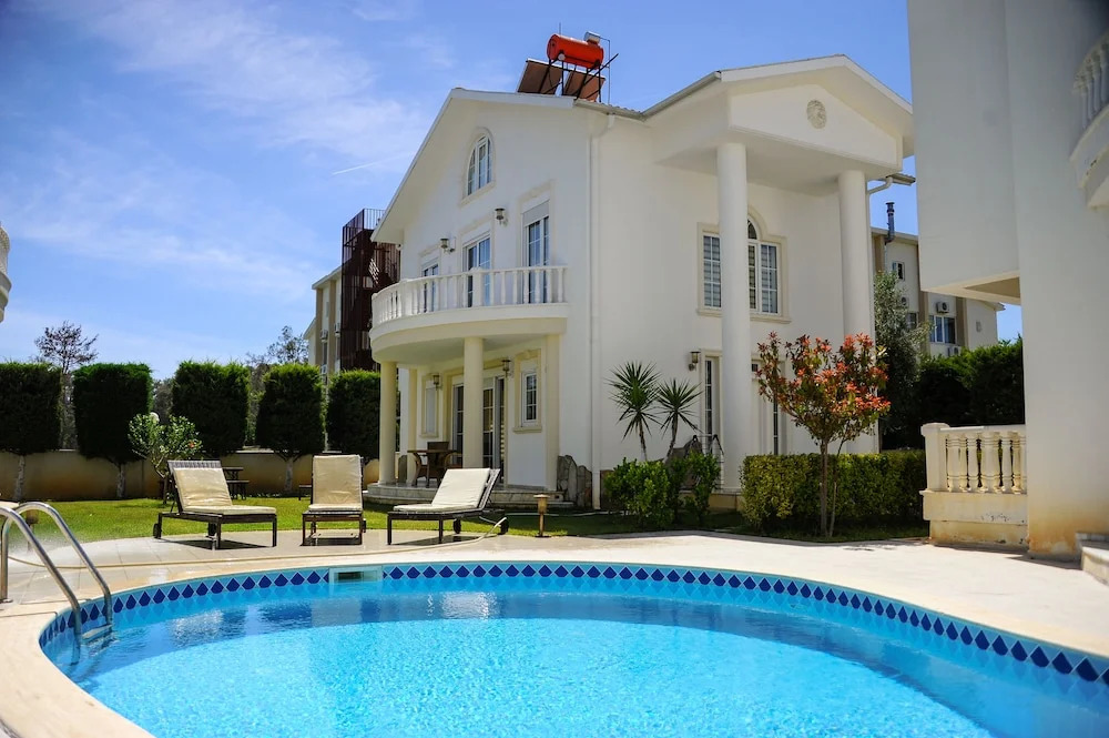 King Penelope Villas