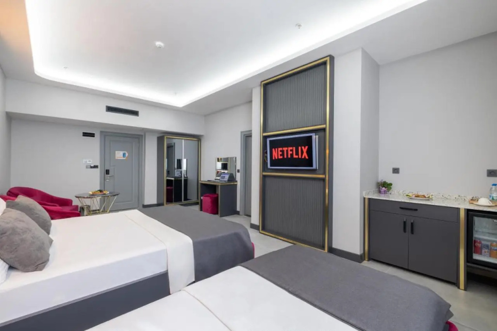 216 Prestige Hotel