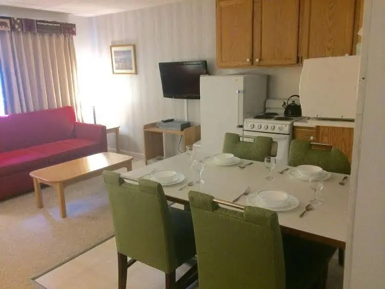 Forest Glen Inn