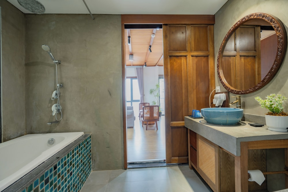 Sakamoto 2 Apartments by XÔI Residences