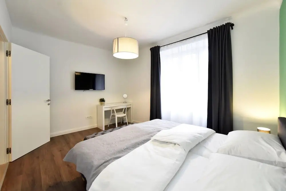 Premium Central Apartment & Room