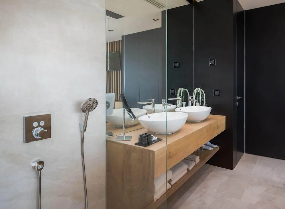 5-Star Villa Calma I with Heated Pool, Jacuzzi, Sea and Palm Tree Garden