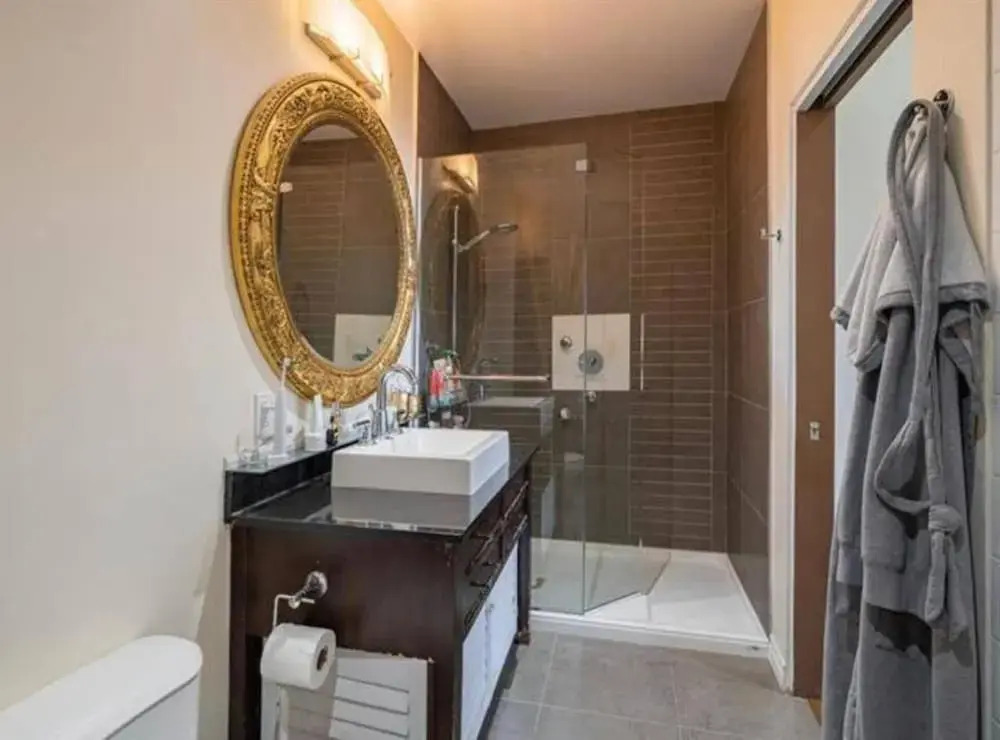Sleeps6-apartment-parking-balcony-patio