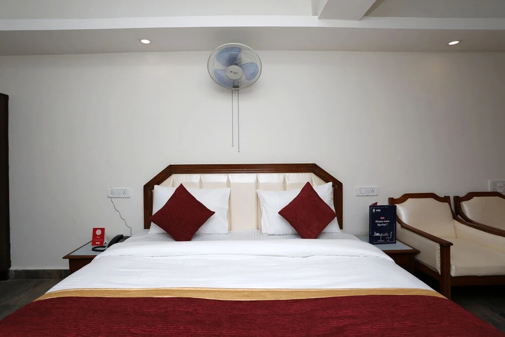 Hotel Raj Deluxe