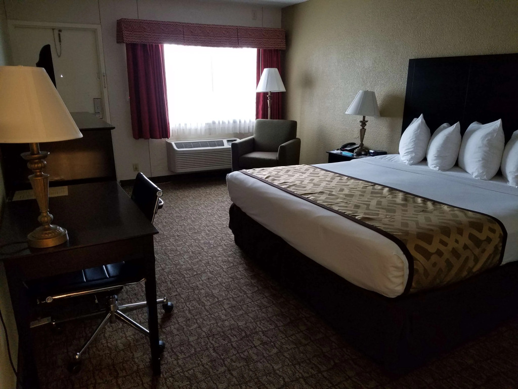 Best Western Crossroads Inn