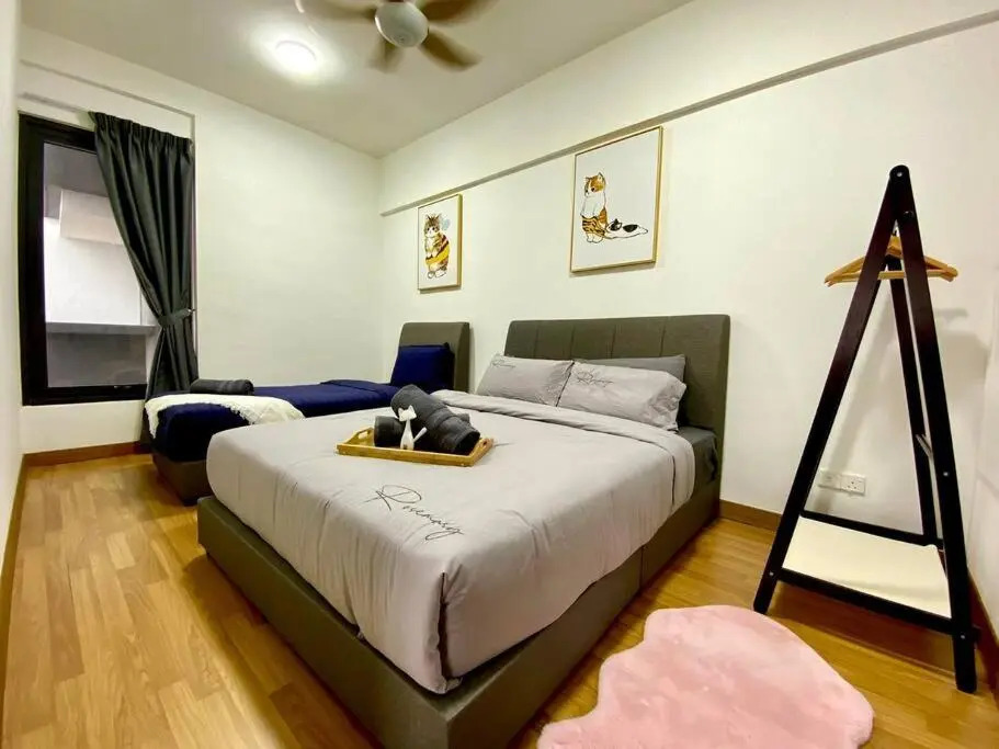 Tropicana 218 Macalister by CC