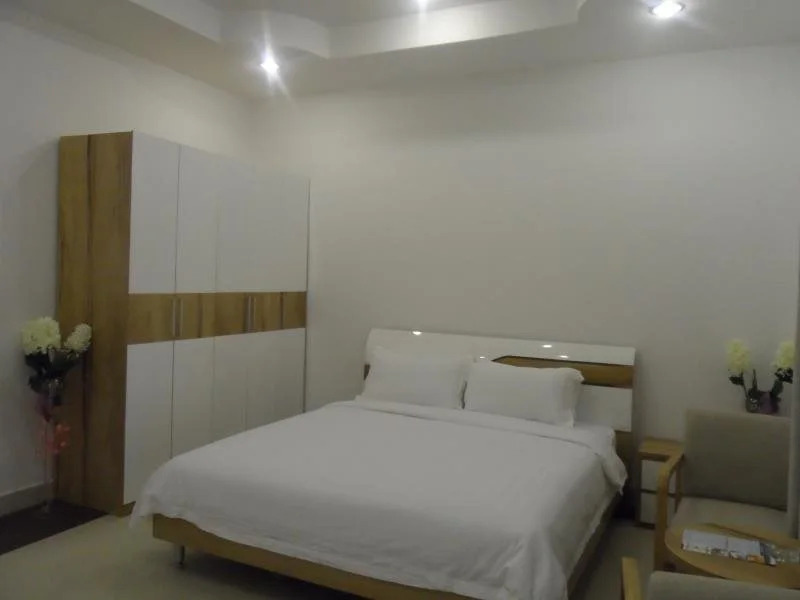 Al Mandoos Hotel
