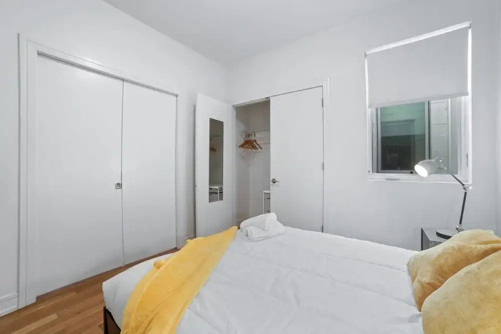 Spacious 4BR 2BA Unit in Ukrainian w 2 Balconies
