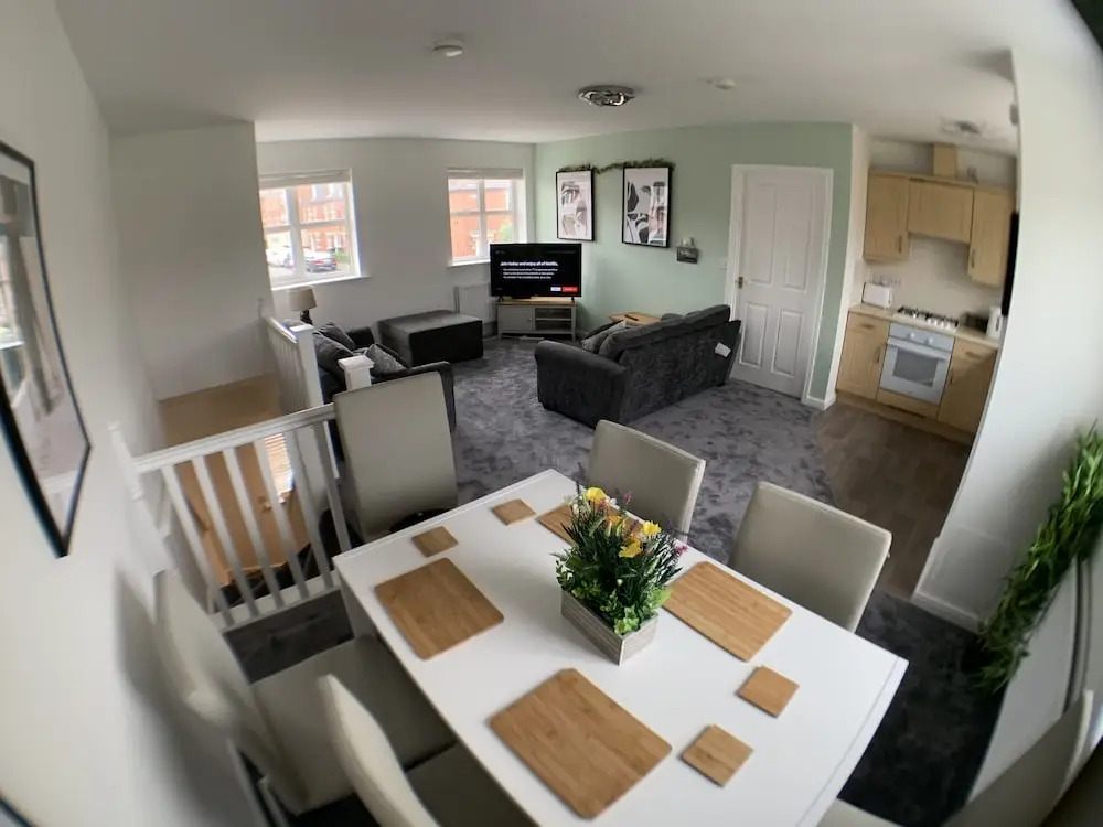 The coach house views netflix sleeps 5