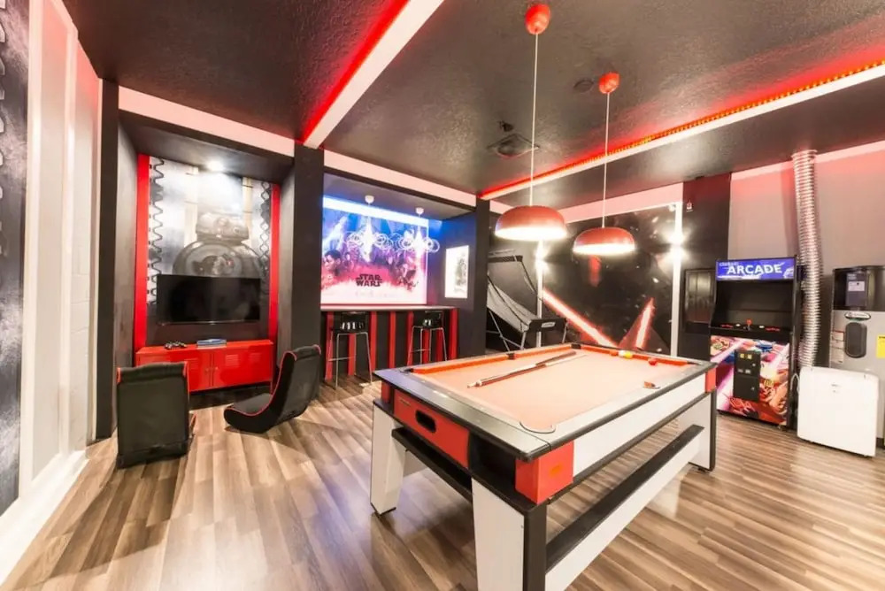 Gorgeous Home with Pool and Game Room CG1680