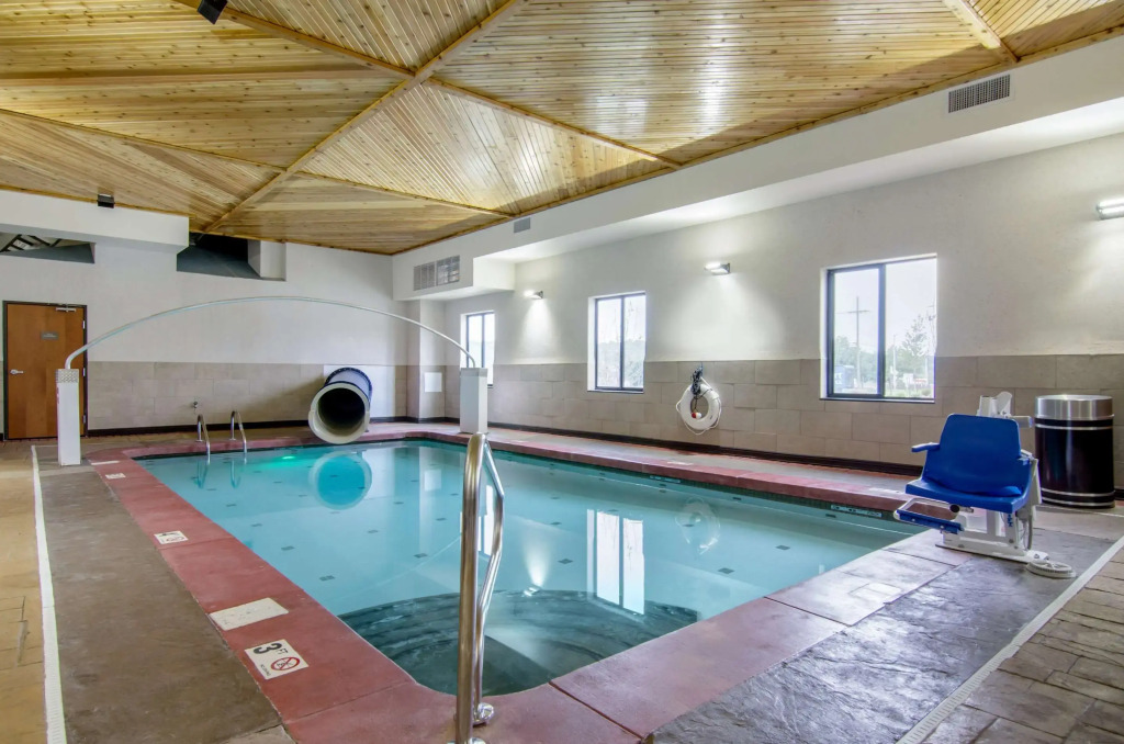 Comfort Inn & Suites Shawnee - Kansas City