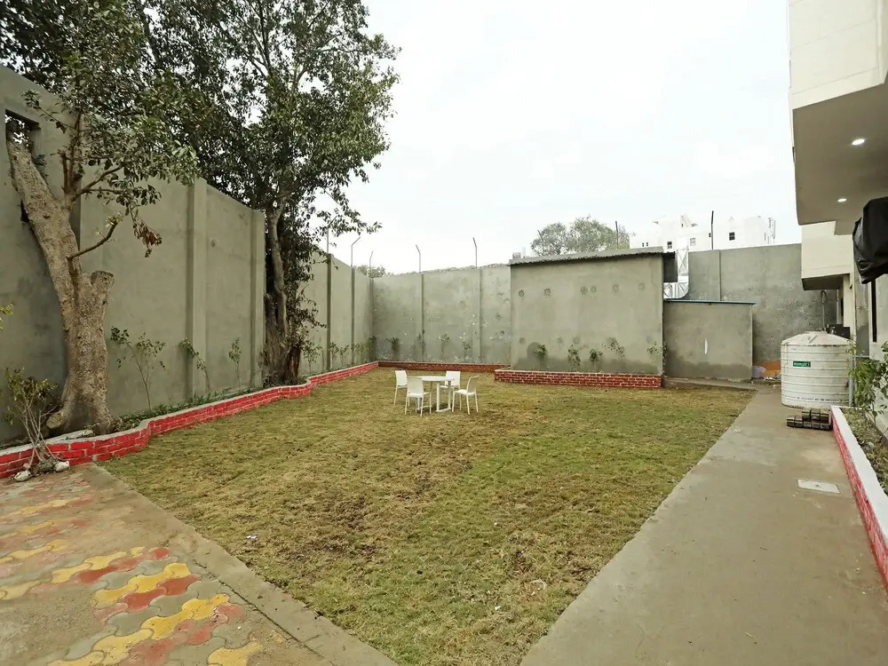 OYO 22663 Qlark Rooms & Lawn