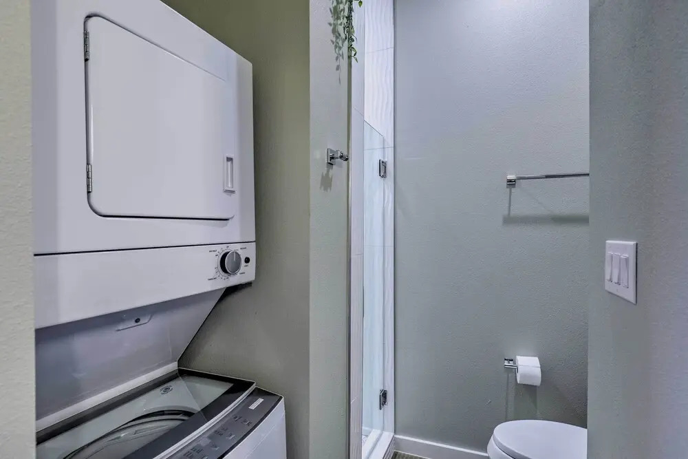 Centrally Located San Marcos Unit w/ Parking!