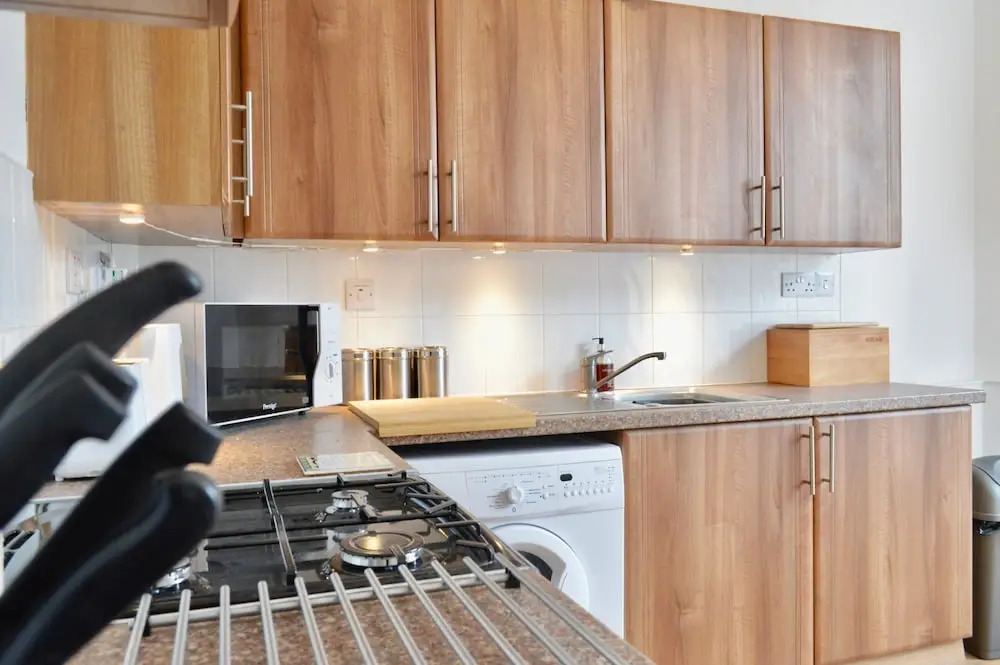 Bright And Spacious 2 Bedroom Flat Near Leith Shore