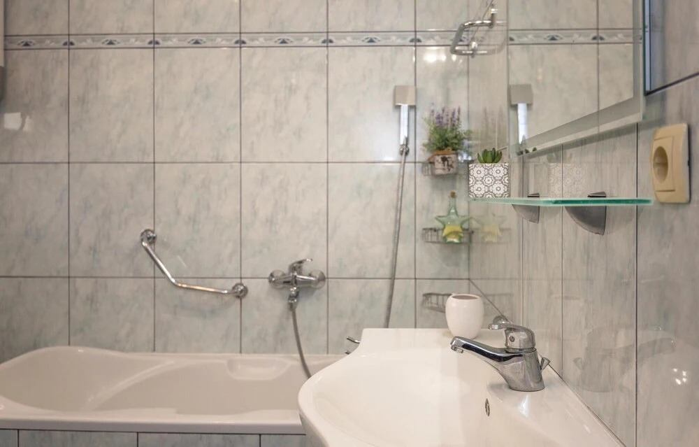 3 Bedroom Lovely Home In Blato Na Cetini