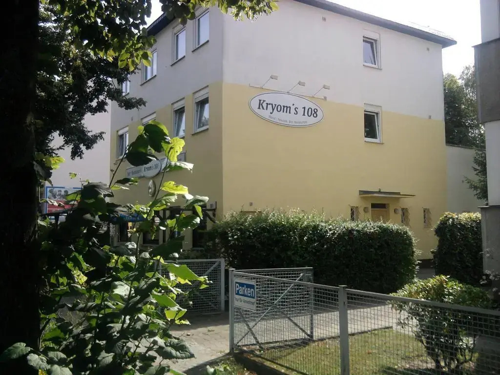 Hotel Kryoms 108