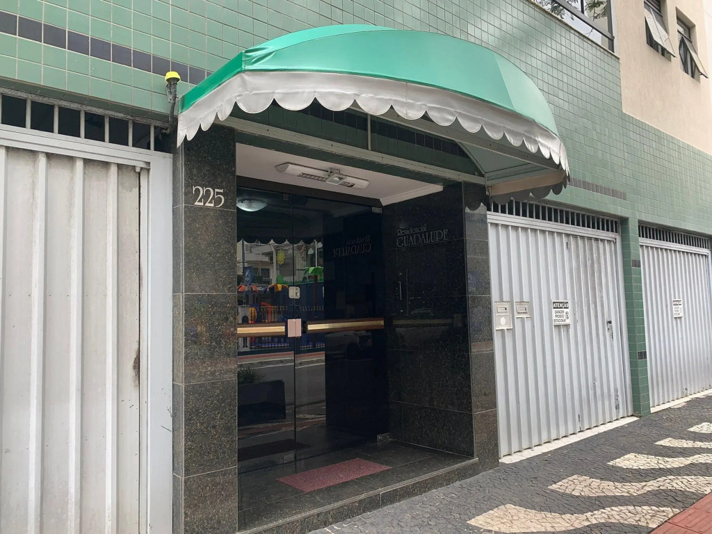 Lindo apto reformado no coração de BC