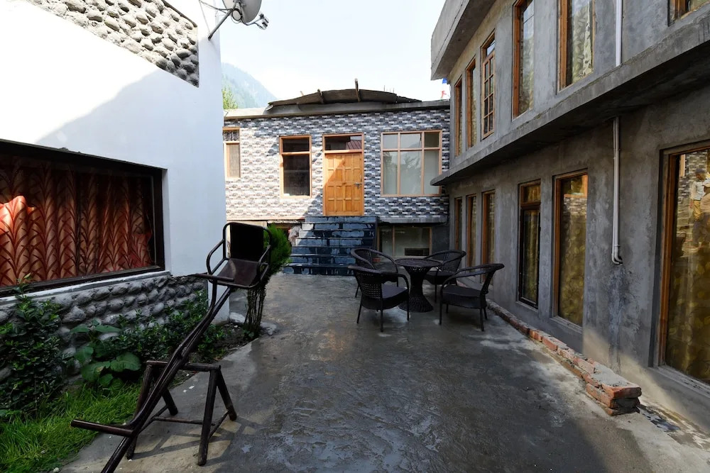 OYO 15268 Villa Heritage Cottage