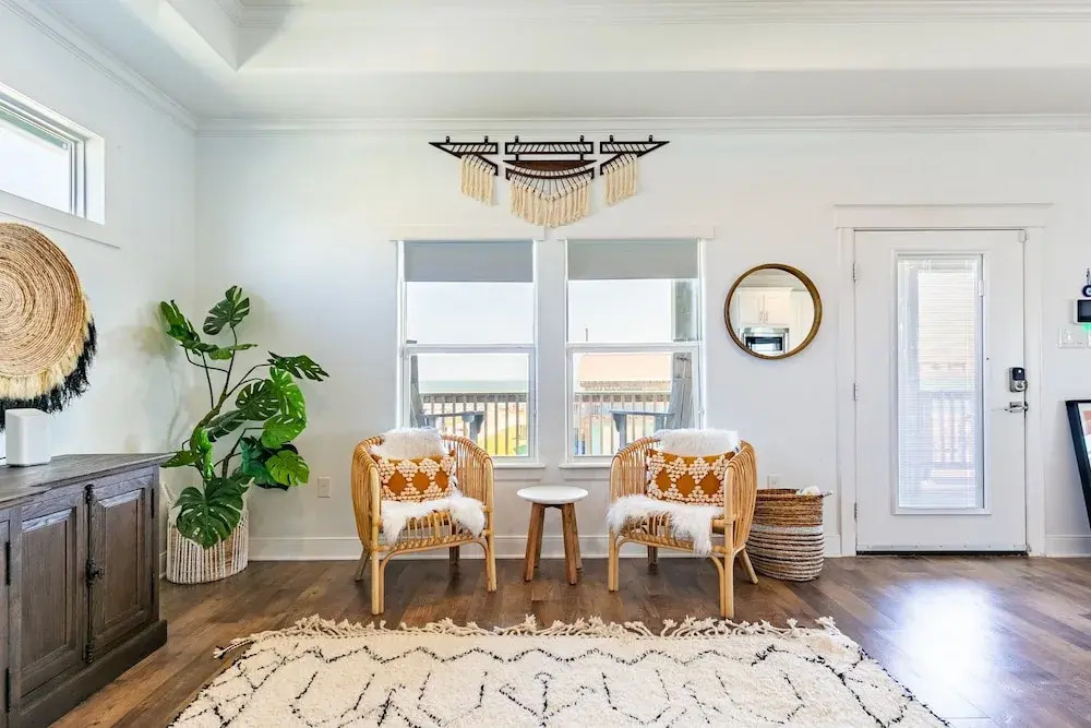 Beach Cottage W/ 3br Ocean View Balcony 3 Bedroom Home by RedAwning