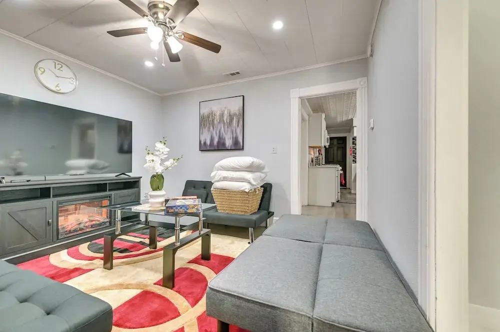 2 Mi to Union College! Newly Renovated Apartment