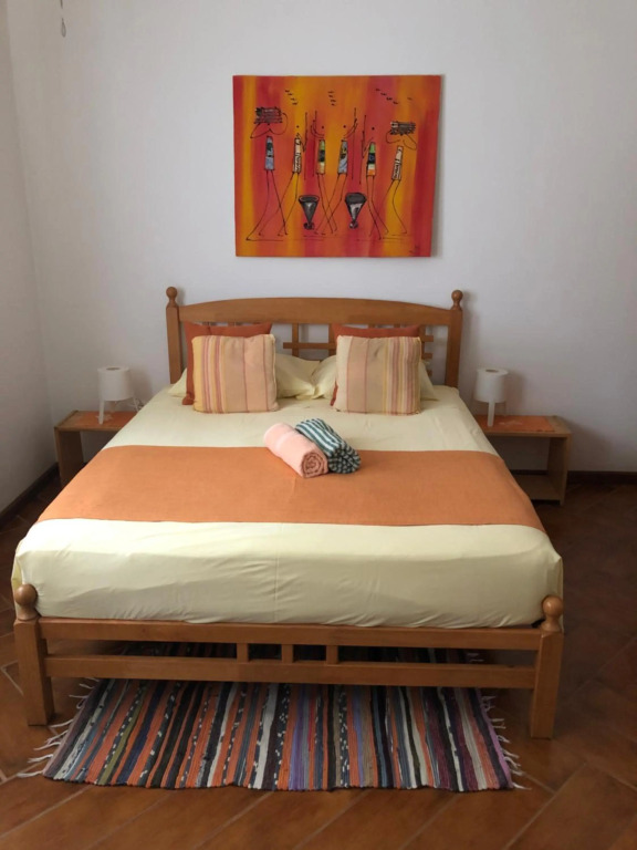 Charming 2BR Guest Suite with Ocean View