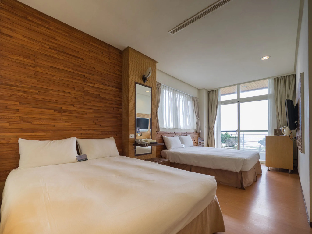 LoveSea 126 Beach Inn