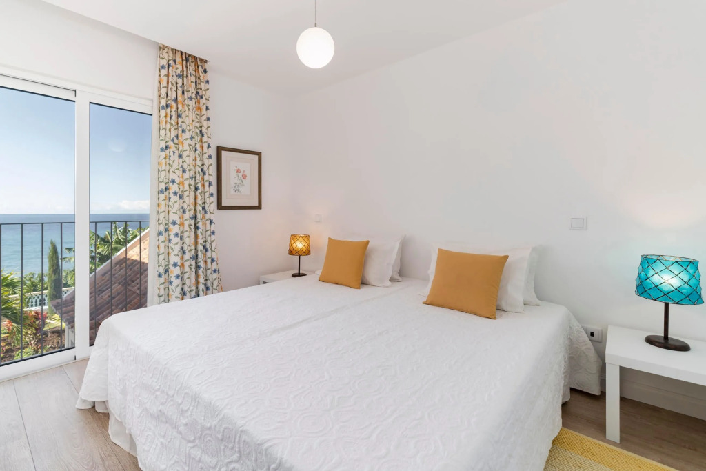 Delightful villa with infinity pool and outstanding views | Villa Do Mar III