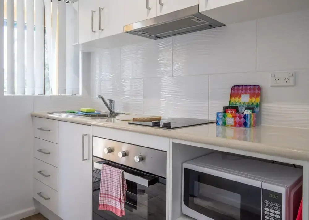 Seafront Getaway Studio, Great Location With Pool